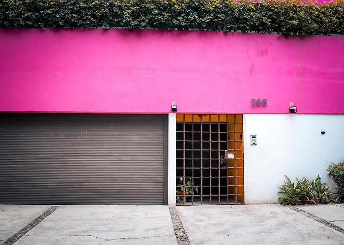 Hostal Cuija Coyoacan Berlin 268 Coyoacan México DF